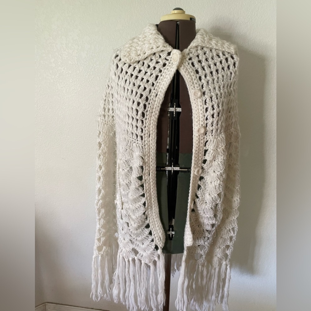 Vintage 70s knit poncho. Small/Medium/large